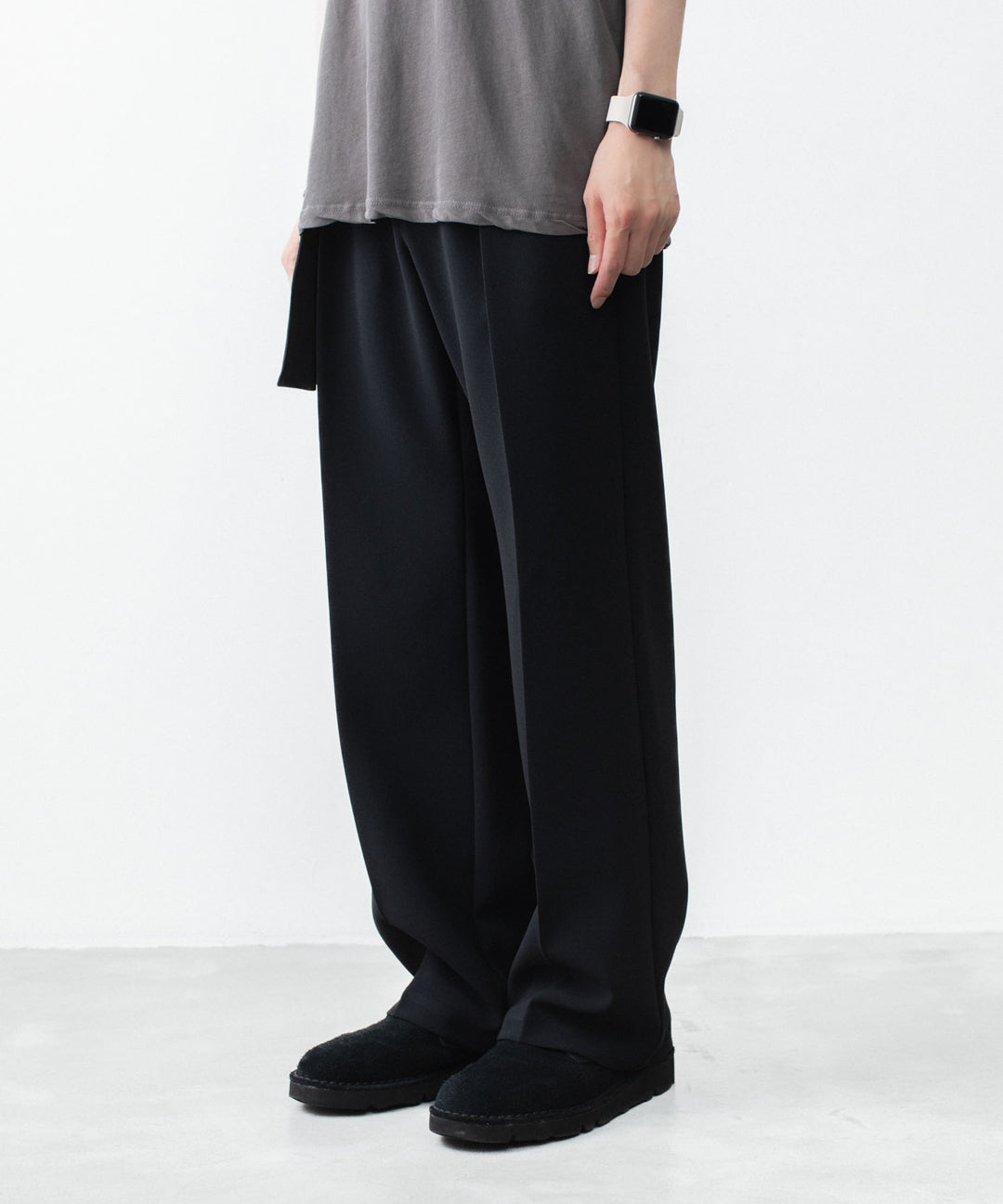 ATTACHMENT アタッチメントのPE STRETCH DOUBLE CLOTH BELTED STRAIGHT TROUSERS - BLACKの公式通販サイトsession福岡セレクトショップ