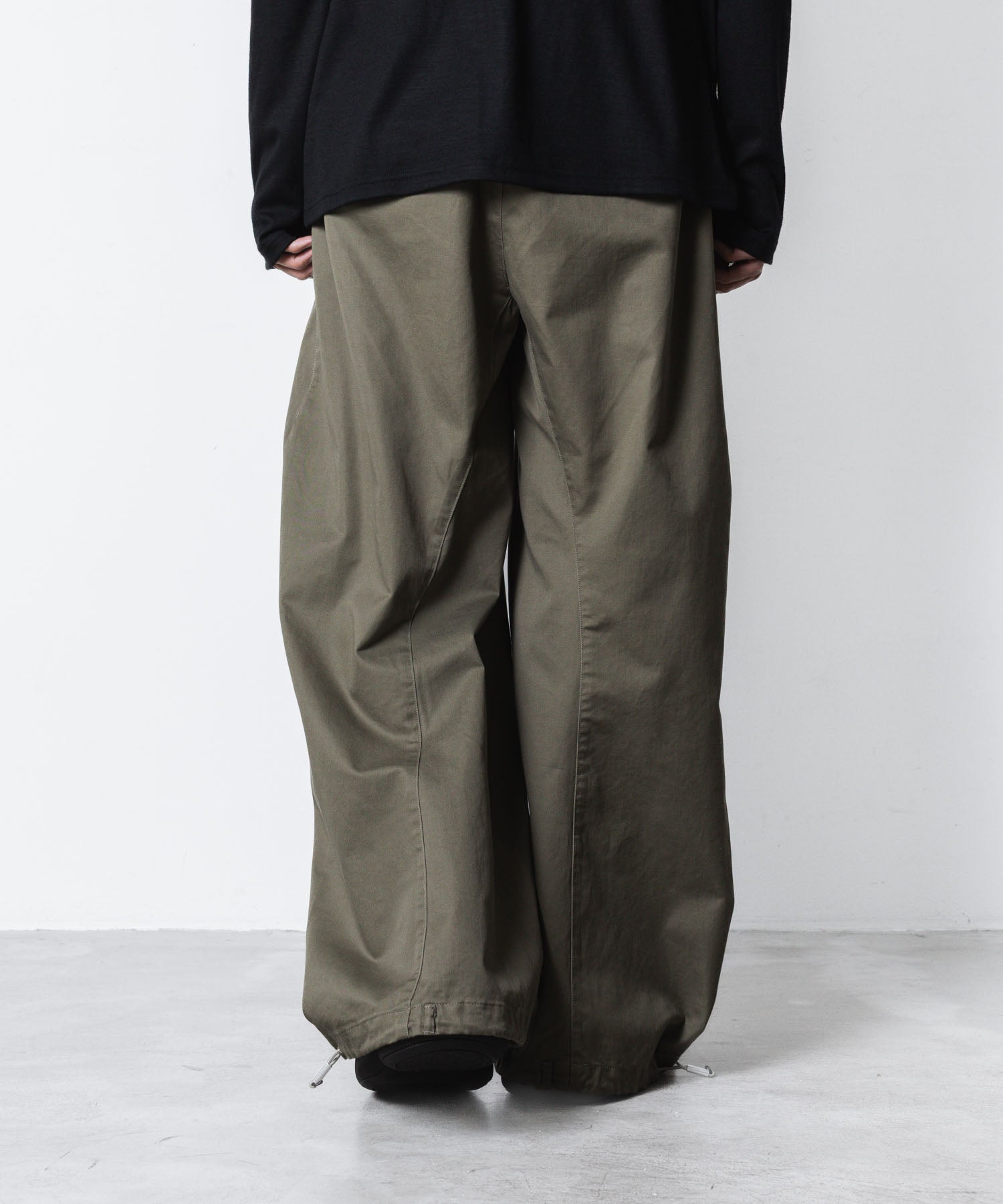 VEIN ヴェインのCOTTON MOLESKIN 3D FILED TROUSERS - KHAKIの公式通販サイトsession福岡セレクトショップ