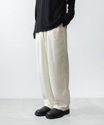 画像をギャラリービューアに読み込む, ATTACHMENT アタッチメントのCU/PE FIBRIL SATIN EASY TROUSERS - OFF WHITEの公式通販サイトsession福岡セレクトショップ
