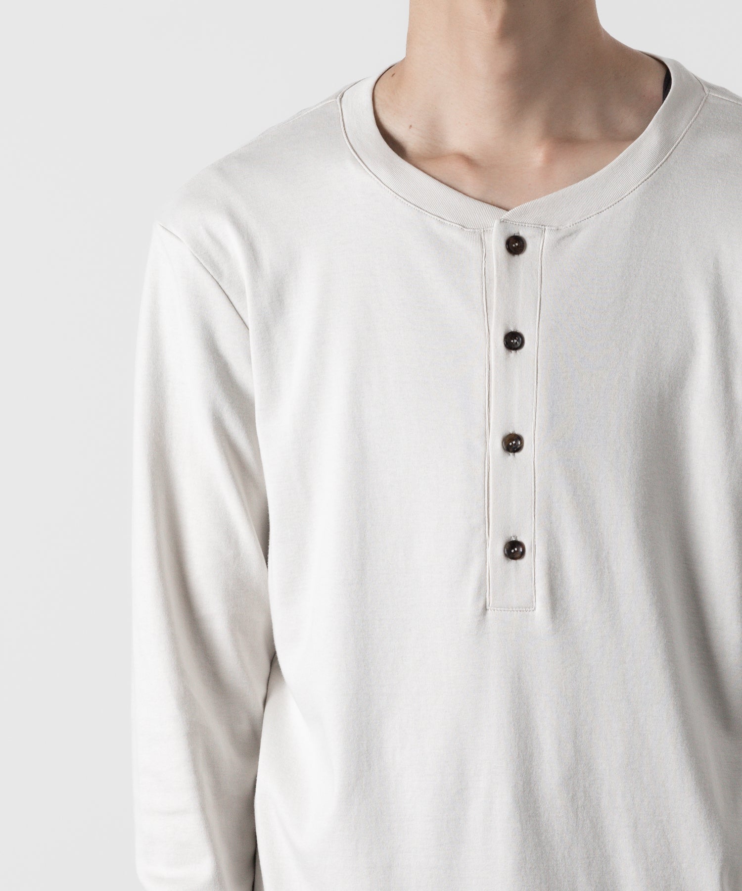 ATTACHMENT アタッチメントのSVIN CO RIB HENLEY NECK L/S TEE - OFF WHITE 公式通販サイトsession福岡セレクトショップ