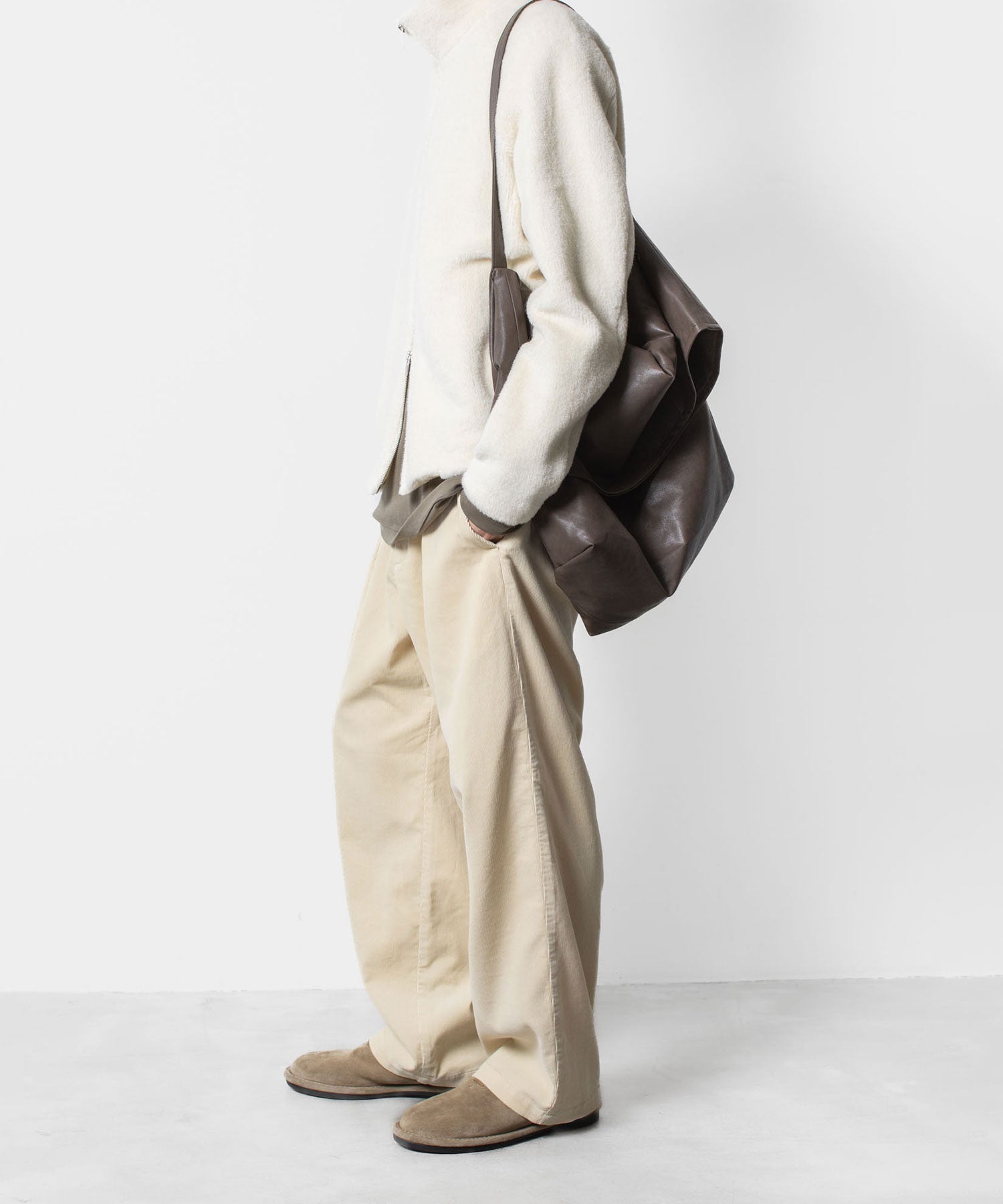 ATTACHMENT アタッチメントのFINX CO CORDUROY 1TUCK WIDE TROUSERS - OFF WHITEの公式通販サイトsession福岡セレクトショップ