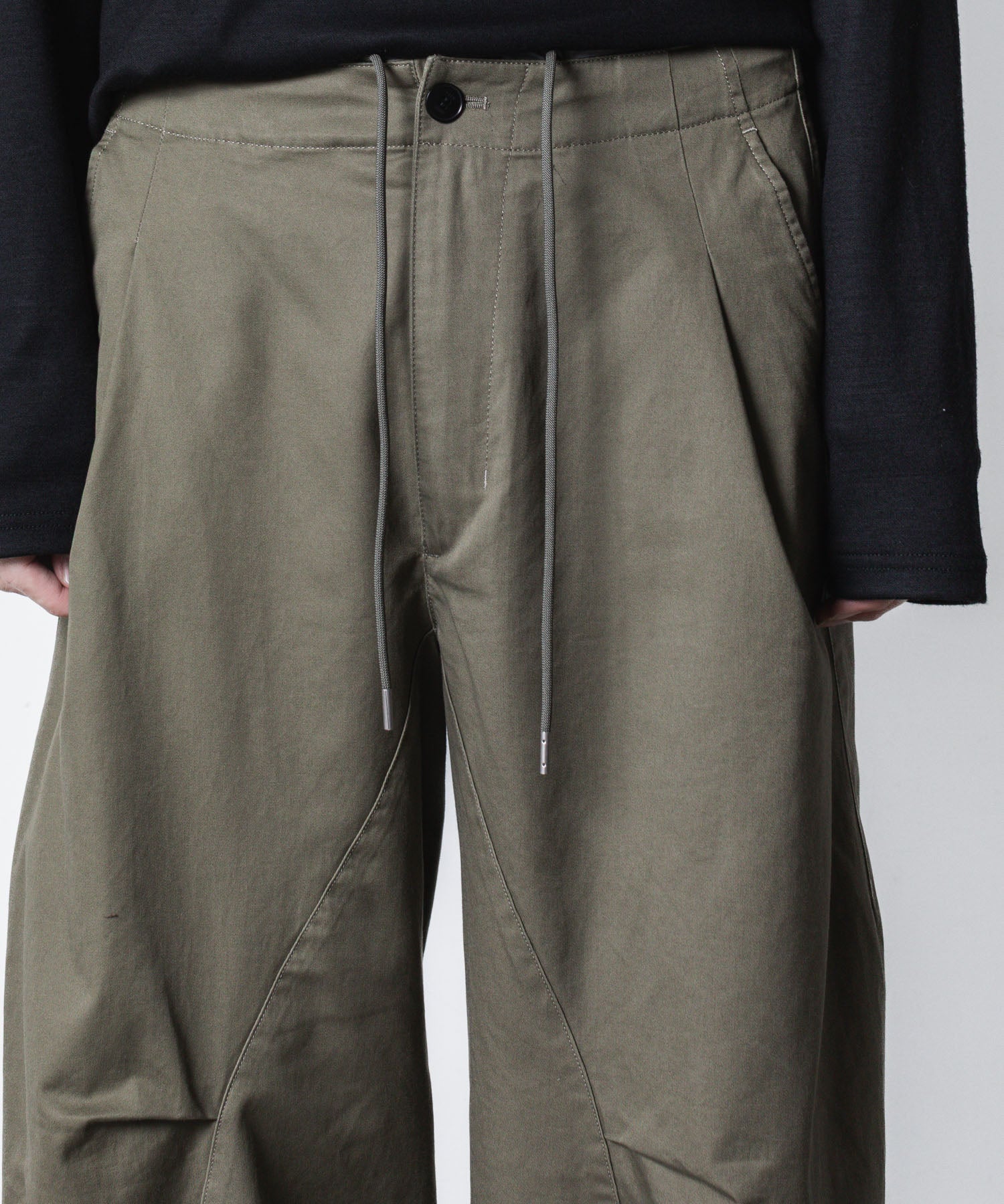 VEIN ヴェインのCOTTON MOLESKIN 3D FILED TROUSERS - KHAKIの公式通販サイトsession福岡セレクトショップ