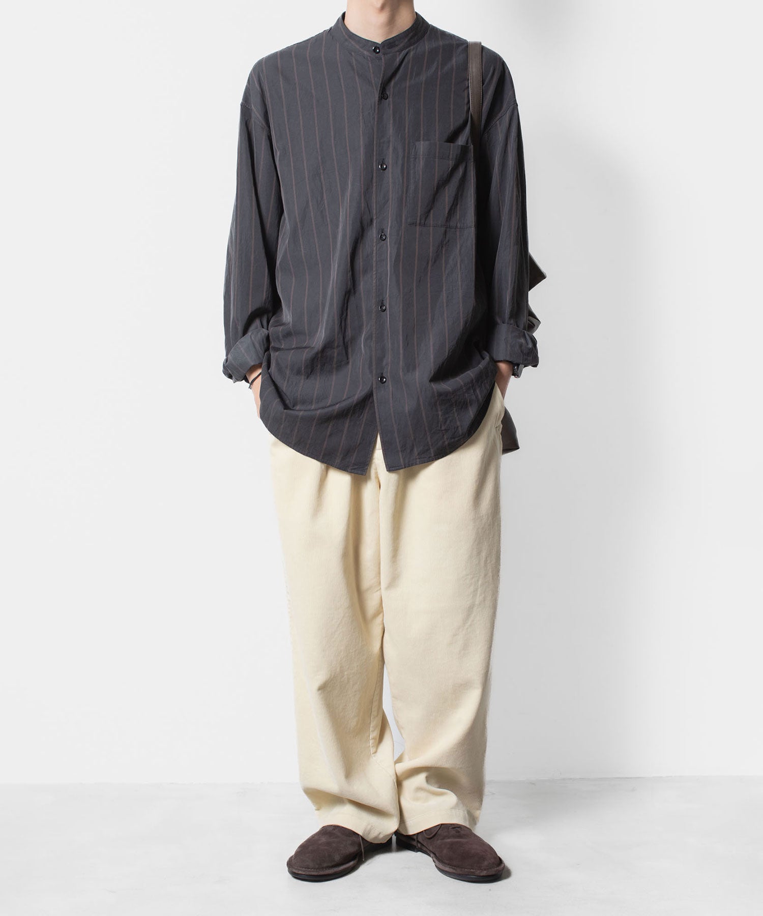 ATTACHMENT アタッチメントのFINX CO CORDUROY 1TUCK WIDE TROUSERS - OFF WHITEの公式通販サイトsession福岡セレクトショップ