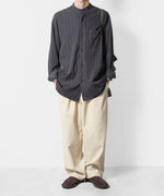 画像をギャラリービューアに読み込む, ATTACHMENT アタッチメントのFINX CO CORDUROY 1TUCK WIDE TROUSERS - OFF WHITEの公式通販サイトsession福岡セレクトショップ
