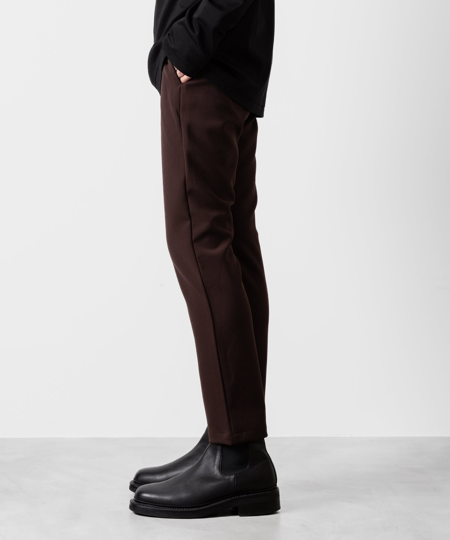 ATTACHMENT アタッチメントのPE STRETCH DOUBLE CLOTH NARROW TROUSERS - BROWN 公式通販サイトsession福岡セレクトショップ