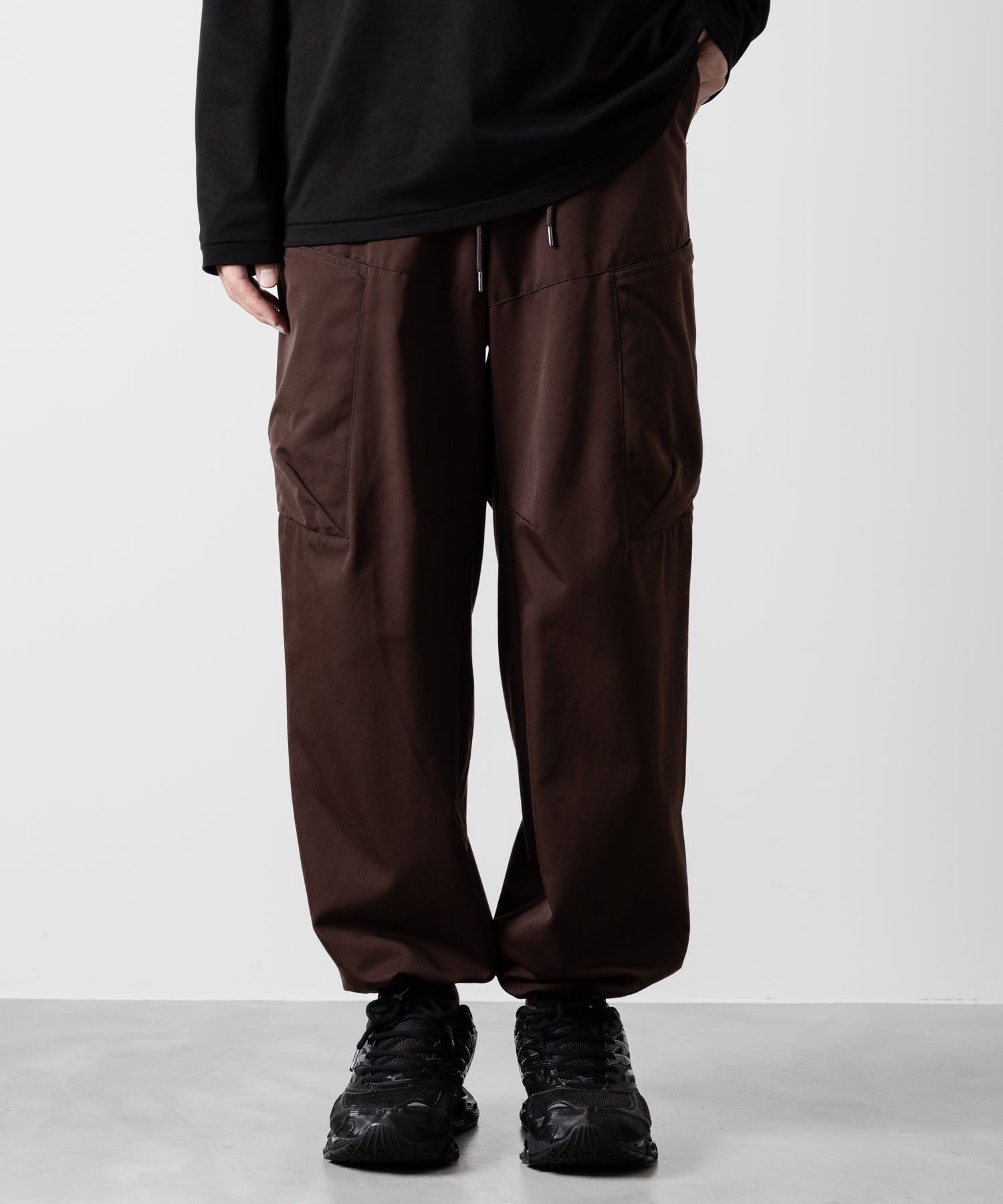 ATTACHMENT アタッチメントのNY/CO TWILL WIDE CARGO TROUSERS - BORDEAUX 公式通販サイトsession福岡セレクトショップ