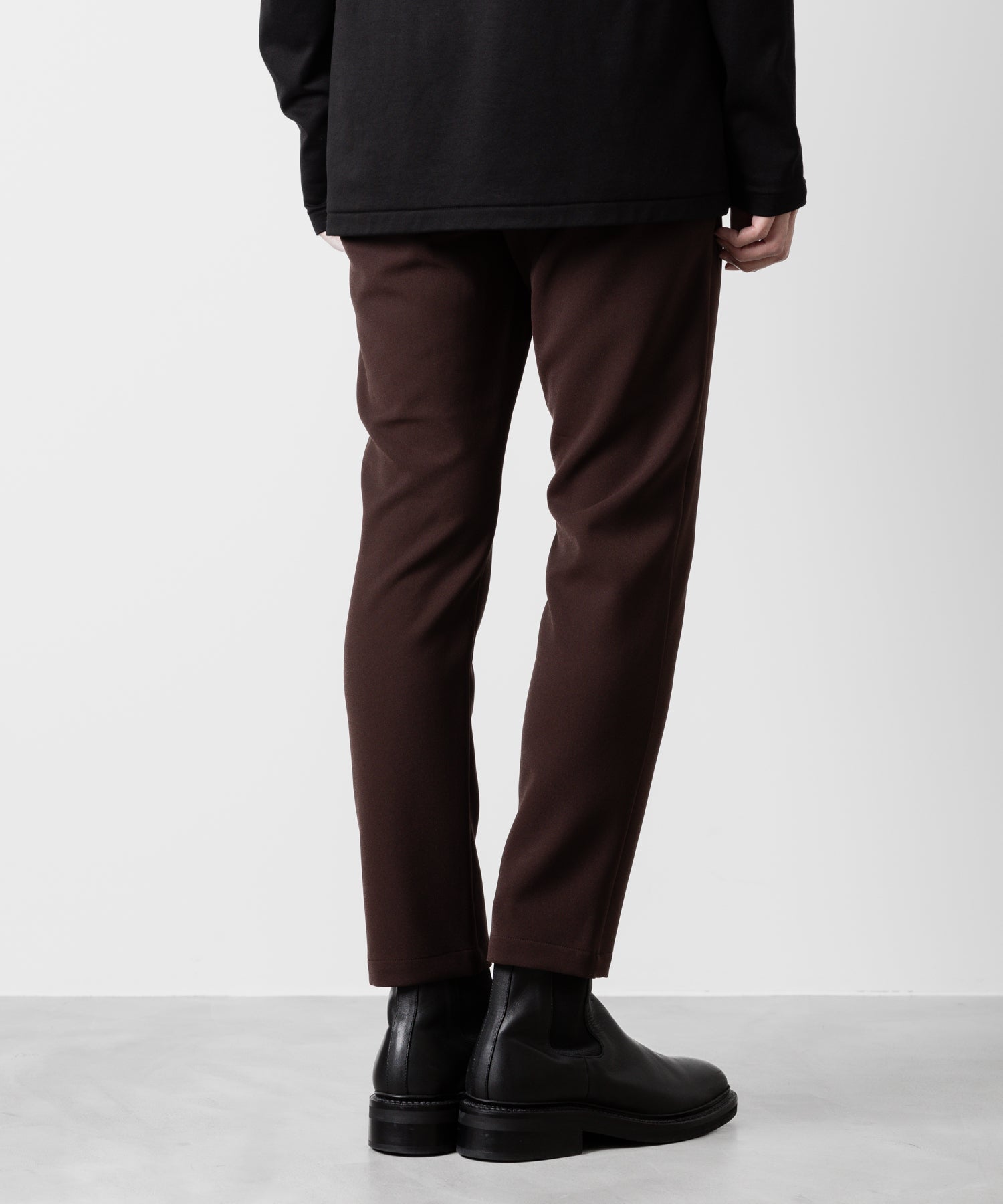 ATTACHMENT アタッチメントのPE STRETCH DOUBLE CLOTH NARROW TROUSERS - BROWN 公式通販サイトsession福岡セレクトショップ