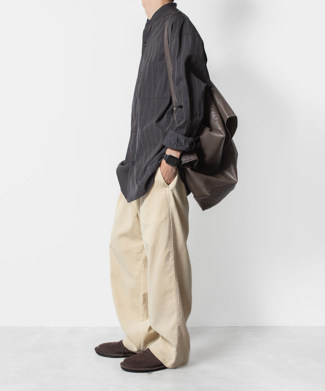 ATTACHMENT アタッチメントのFINX CO CORDUROY 1TUCK WIDE TROUSERS - OFF WHITEの公式通販サイトsession福岡セレクトショップ