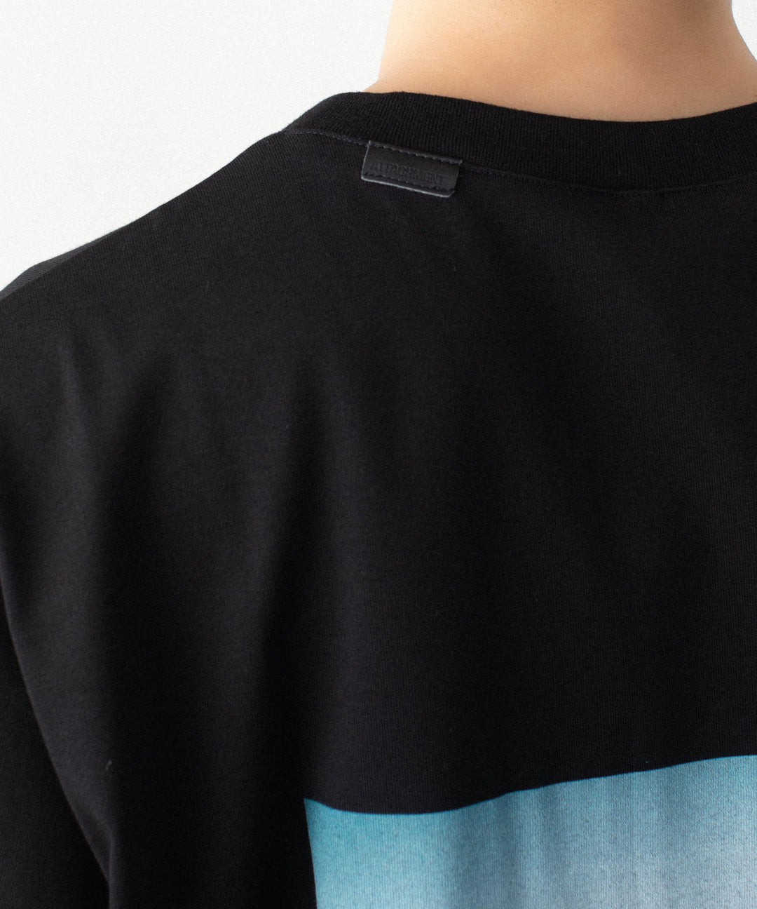 ATTACHMENT アタッチメントの100//3　JERSEY PHOTO PRINT S/S TEE - BLACKの公式通販サイトsession福岡セレクトショップ