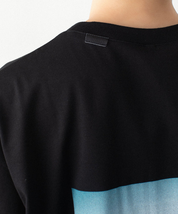 ATTACHMENT アタッチメントの100//3　JERSEY PHOTO PRINT S/S TEE - BLACKの公式通販サイトsession福岡セレクトショップ