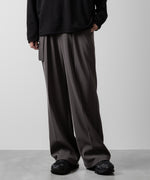 画像をギャラリービューアに読み込む, ATTACHMENT アタッチメントのPE STRETCH TWILL BELTED WIDE FIT TROUSERS - KHAKI GRAY 公式通販サイトsession福岡セレクトショップ
