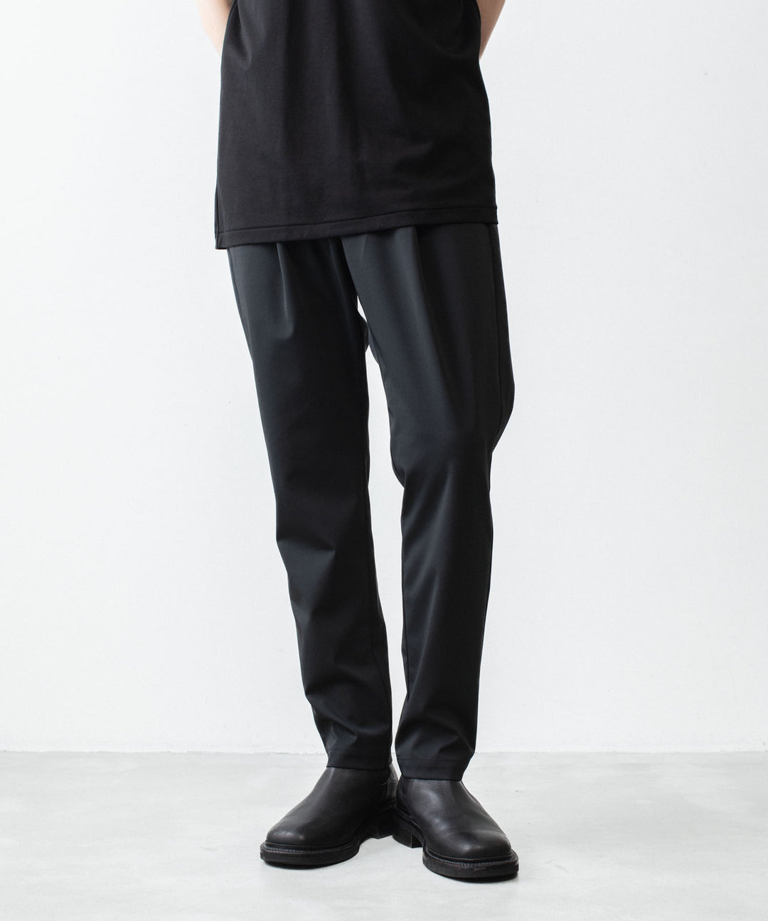 ATTACHMENT / EXCLUSIVE ITEMアタッチメントのLUCA MATTE TWIST REGULAR FIT EASY TROUSERS - BLACKの公式通販サイトsession福岡セレクトショップ