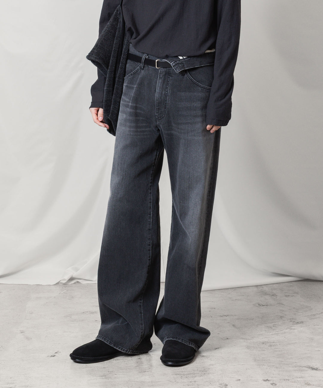 ATTACHMENT アタッチメントの11OZ DENIM FLAP JEANS - BLACKの公式通販サイトsession福岡セレクトショップ
