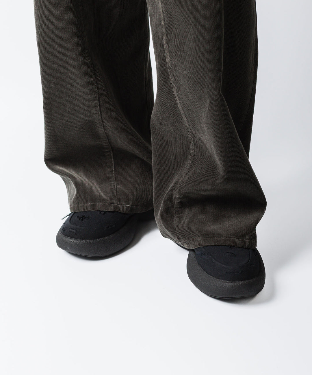 VEIN ヴェインのCOTTON JERSEY x RIPSTOP OVAL SOLE TRAINER - BLACKの公式通販サイトsession福岡セレクトショップ