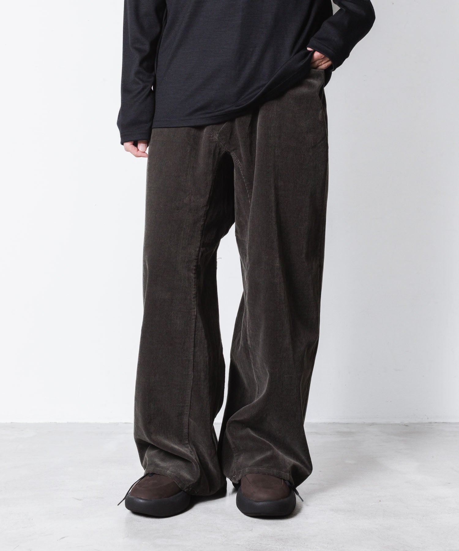 VEIN ヴェインのFINX CO CORDUROY RESIZE TROUSERS - D.GRAYの公式通販サイトsession福岡セレクトショップ