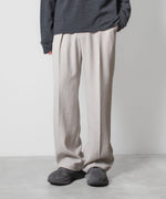 画像をギャラリービューアに読み込む, VEIN ヴェインのPE KERSEY 1TUCK TROUSERS - L.BEIGEの公式通販サイトsession福岡セレクトショップ
