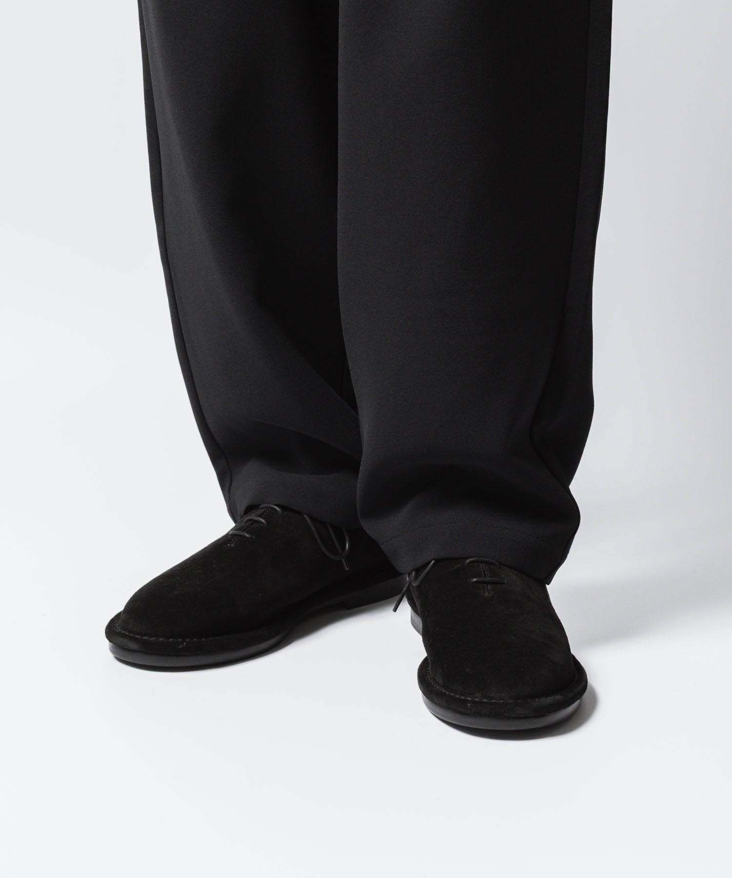 ATTACHMENT アタッチメントのCOW LEATHER SUEDE BABOUCHE - BLACKの公式通販サイトsession福岡セレクトショップ