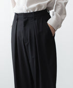 画像をギャラリービューアに読み込む, ATTACHMENT アタッチメントのWO/TA STRETCH TRO 1TUCK WIDE TROUSERS - BLACKの公式通販サイトsession福岡セレクトショップ
