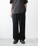 画像をギャラリービューアに読み込む, ATTACHMENT アタッチメントのCO STRETCH TERRY 1TUCK EASY TROUSERS - BLACKの公式通販サイトsession福岡セレクトショップ
