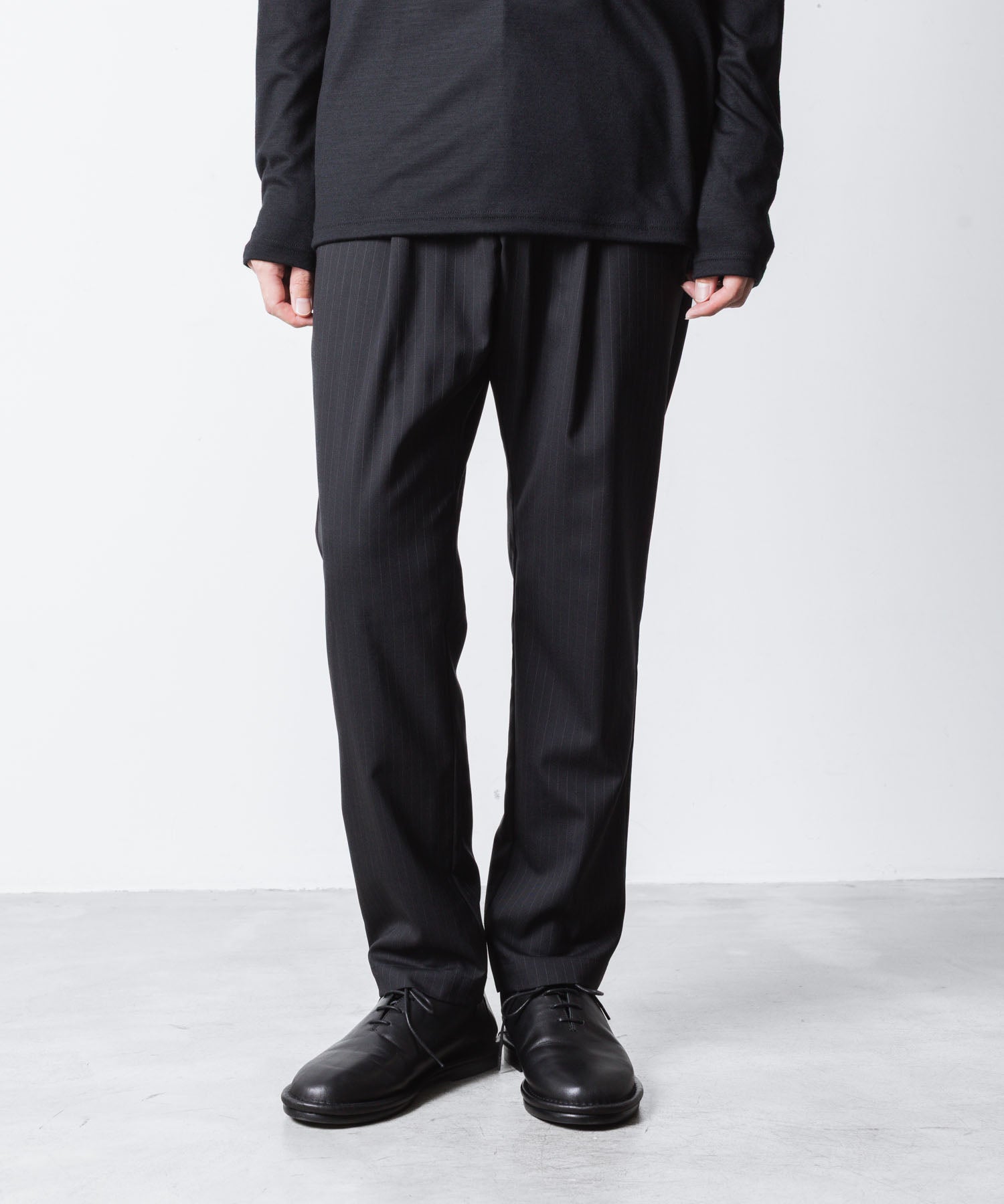 ATTACHMENT アタッチメントのT/W/SI STRETCH GABARDINE REGULAR FIT EASY TROUSERS - S.BLACKの公式通販サイトsession福岡セレクトショップ
