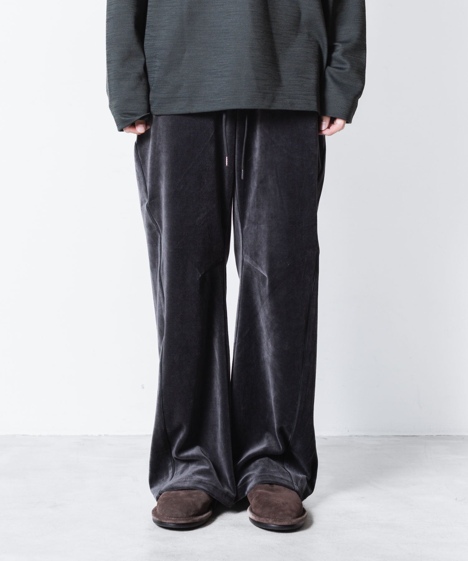 ATTACHMENT アタッチメントのCO/PE VELOR JERSEY 3D TRACK WIDE PANTS - D.GRAYの公式通販サイトsession福岡セレクトショップ