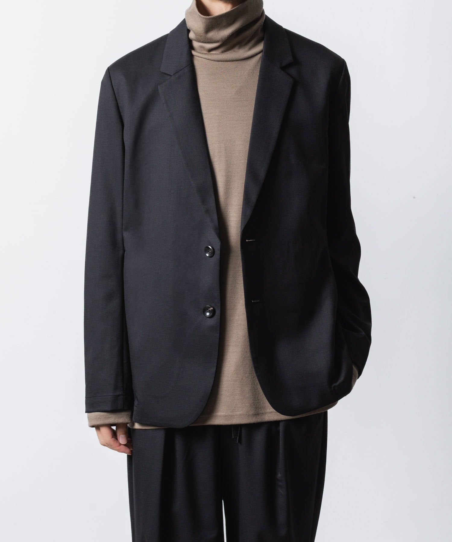【 ATTACHMENT 】T/W/SI STRETCH GABARDINE 2B JKT - BLACK