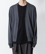 画像をギャラリービューアに読み込む, ATTACHMENT アタッチメント × JOHN SMEDLEYの× JOHN SMEDLEY MERINO EXTRAFINE BUTTONLESS V NECK CARDIGAN - D.GRAYの公式通販サイトsession福岡セレクトショップ

