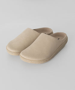 【ATTACHMENT】ATTACHMENT アタッチメントのSYNTHETIC SUEDE LEATHER MULE - BEIGE 公式通販サイトsession福岡セレクトショップ