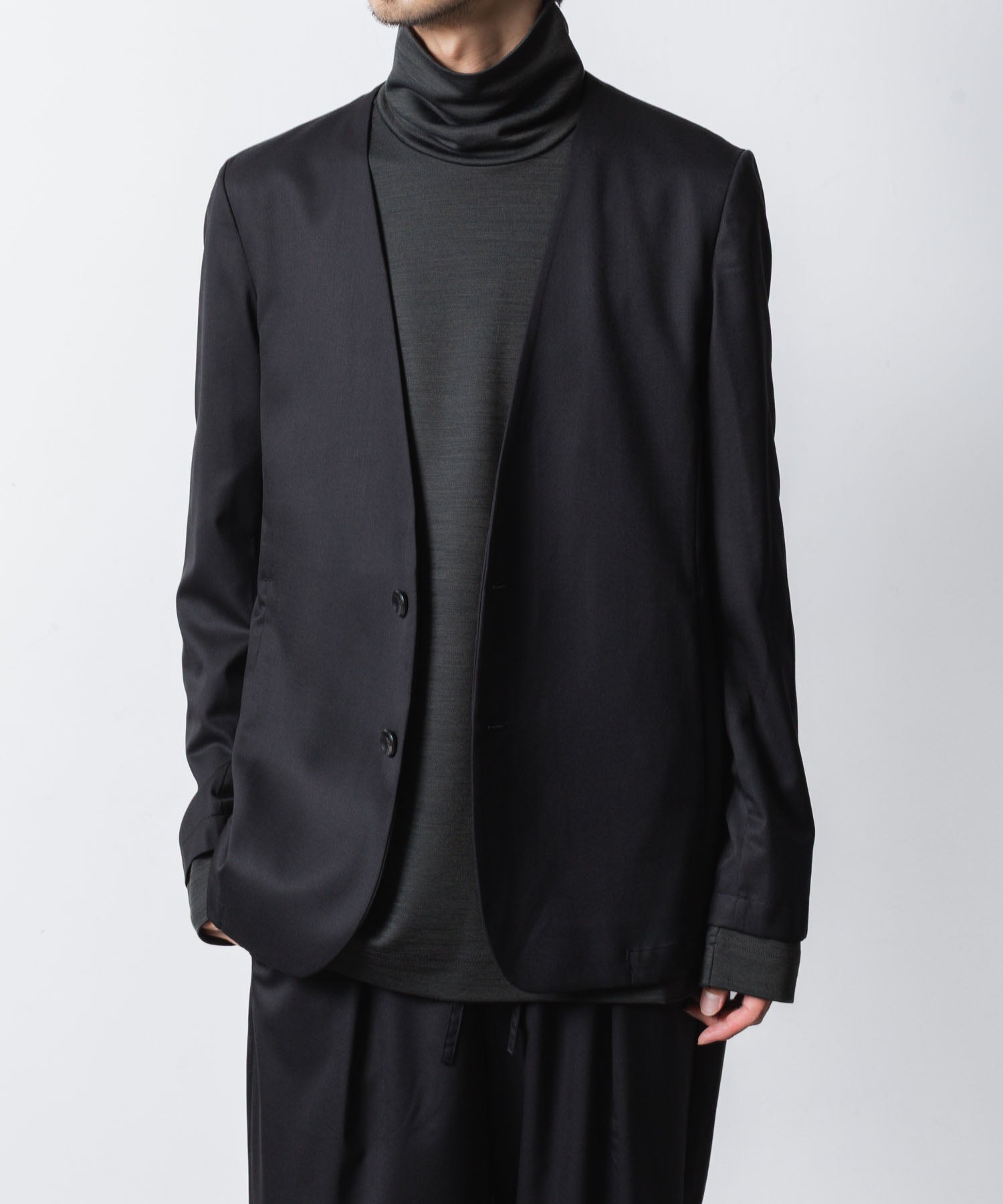ATTACHMENT アタッチメントのT/W/SI STRETCH GABARDINE COLLARLESS JKT - BLACKの公式通販サイトsession福岡セレクトショップ