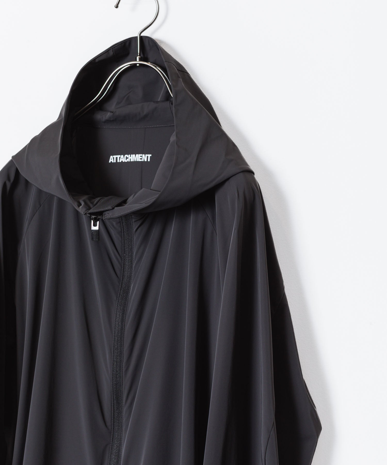 ATTACHMENT アタッチメントのNY 2LAYER STRETCH LIGHT HOODED COAT - BLACKの公式通販サイトsession福岡セレクトショップ