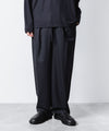 【 ATTACHMENT 】T/W/SI STRETCH GABARDINE 1TUCK EASY TROUSERS - D.NAVY