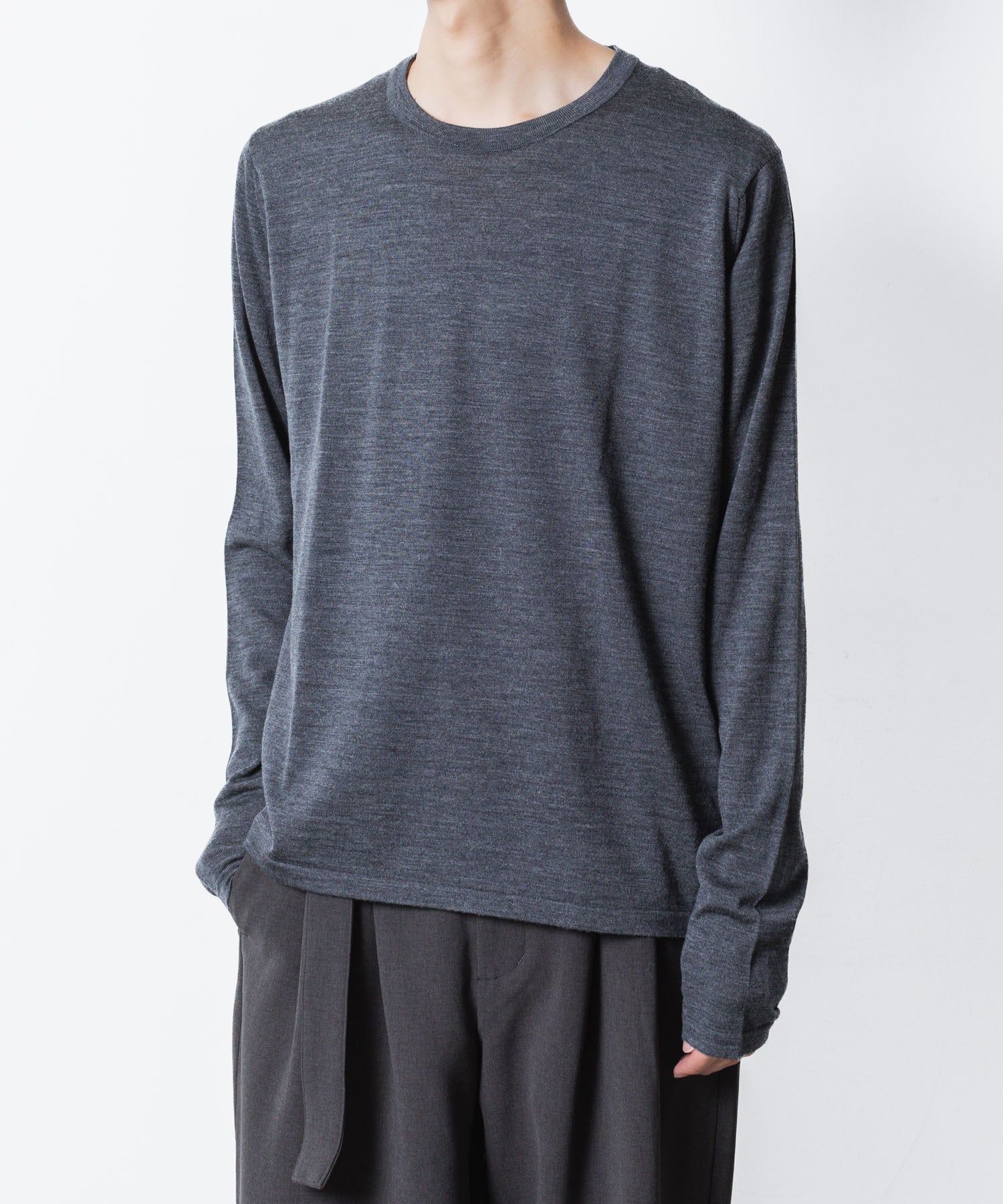 ATTACHMENT アタッチメントの× JOHN SMEDLEY MERINO EXTRAFINE WELTED CREW NECK L/S - D.GRAYの公式通販サイトsession福岡セレクトショップ