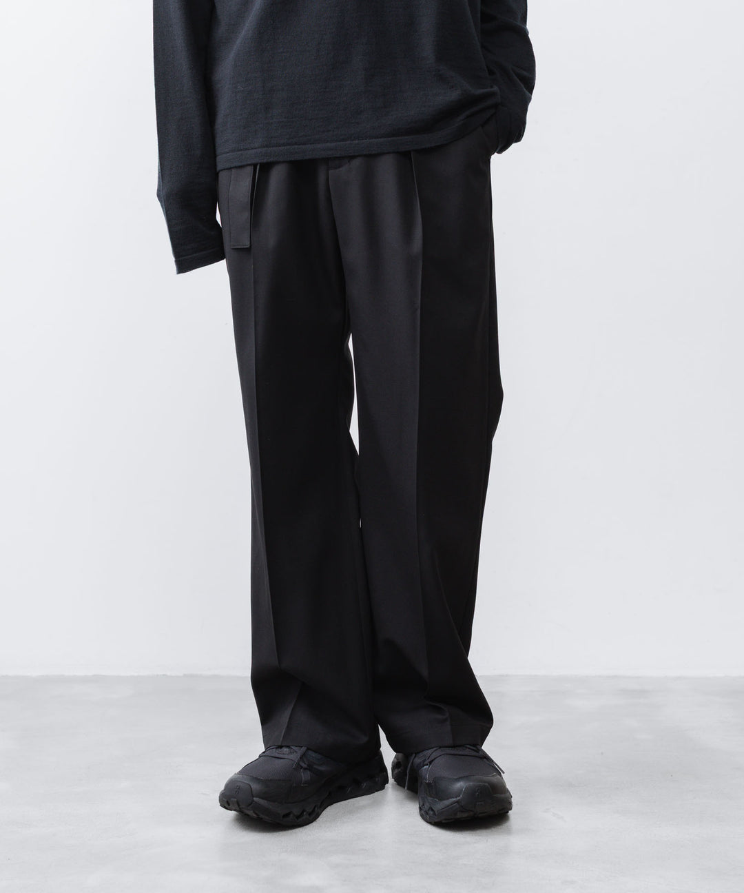 ATTACHMENT / EXCLUSIVE ITEMアタッチメントのWO/PE STRECH GABARDINE BELTED TROUSERS - BLACKの公式通販サイトsession福岡セレクトショップ
