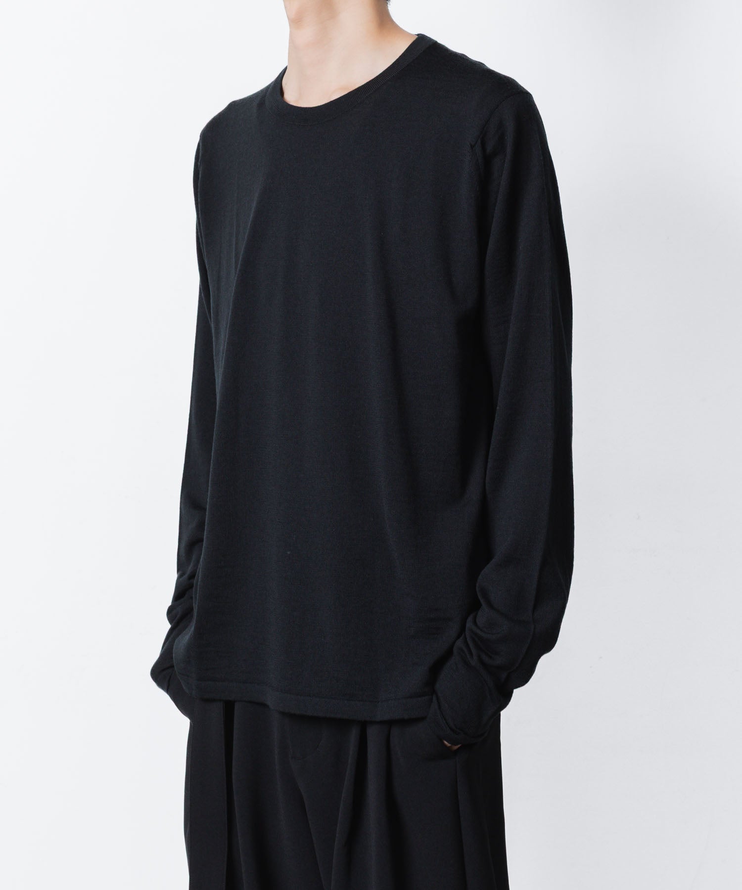ATTACHMENT アタッチメントの× JOHN SMEDLEY MERINO EXTRAFINE WELTED CREW NECK L/S - BLACKの公式通販サイトsession福岡セレクトショップ