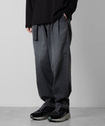 画像をギャラリービューアに読み込む, 【ATTACHMENT】ATTACHMENT アタッチメントの11oz DENIM BELTED TAPERED FIT TROUSERS - BLACK 公式通販サイトsession福岡セレクトショップ
