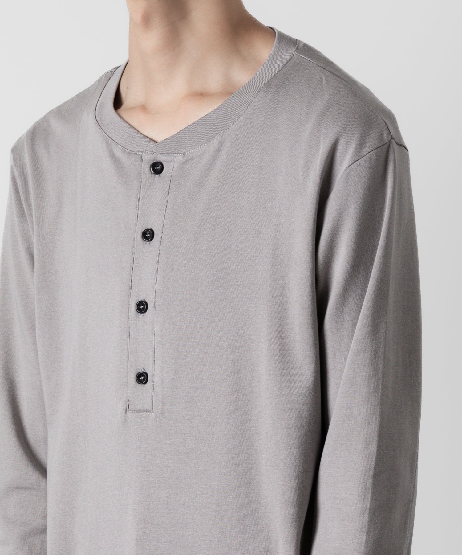 ATTACHMENT アタッチメントのSVIN CO RIB HENLEY NECK L/S TEE - GRAY 公式通販サイトsession福岡セレクトショップ