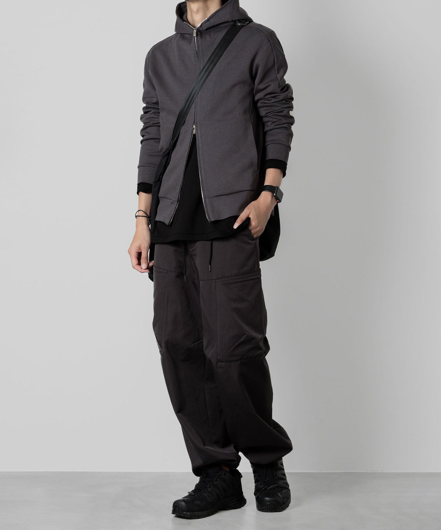 ATTACHMENT アタッチメントのNY/CO TWILL WIDE CARGO TROUSERS - D.GRAY 公式通販サイトsession福岡セレクトショップ