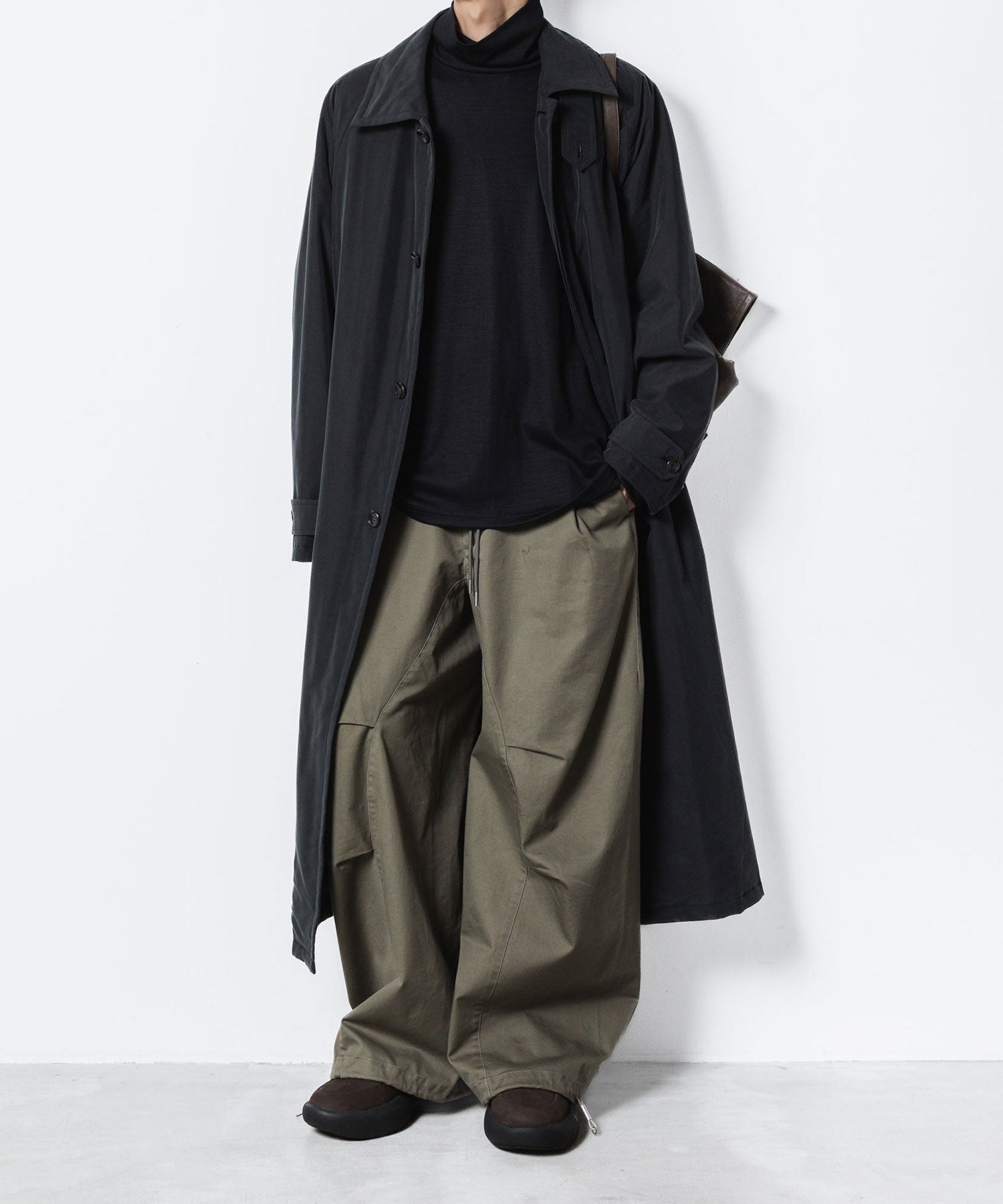 VEIN ヴェインのCOTTON MOLESKIN 3D FILED TROUSERS - KHAKIの公式通販サイトsession福岡セレクトショップ