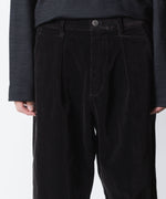 画像をギャラリービューアに読み込む, ATTACHMENT アタッチメントのFINX CO CORDUROY 1TUCK WIDE TROUSERS - BLACKの公式通販サイトsession福岡セレクトショップ
