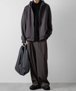 画像をギャラリービューアに読み込む, ATTACHMENT アタッチメントのPE STRETCH TWILL BELTED WIDE FIT TROUSERS - KHAKI GRAY 公式通販サイトsession福岡セレクトショップ
