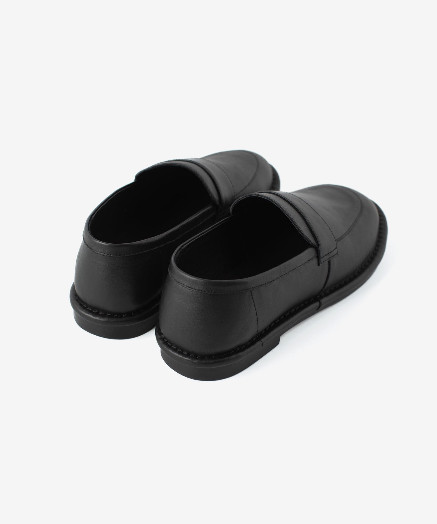 ATTACHMENT /アタッチメント】SMOOTH LEATHER LOAFER - BLACK | 公式