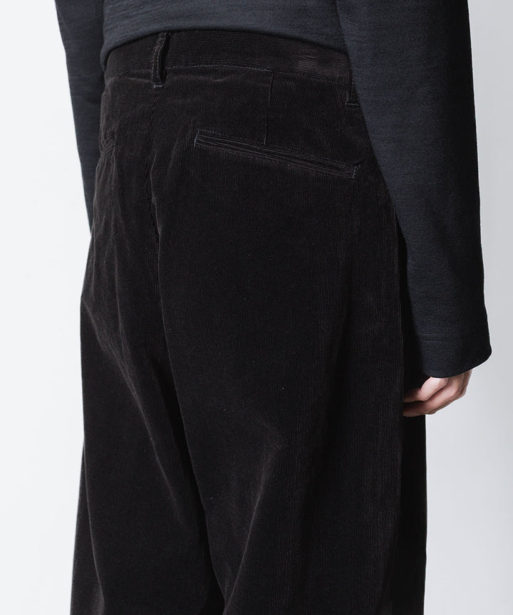 ATTACHMENT アタッチメントのFINX CO CORDUROY 1TUCK WIDE TROUSERS - BLACKの公式通販サイトsession福岡セレクトショップ