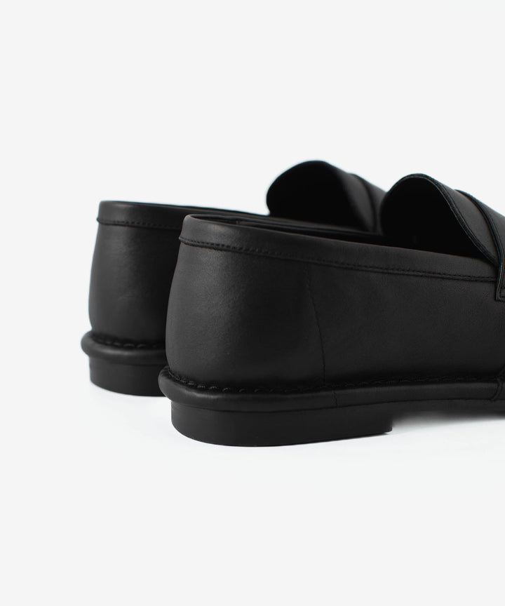 ATTACHMENT アタッチメントのSMOOTH LEATHER LOAFER - BLACKの公式通販サイトsession福岡セレクトショップ