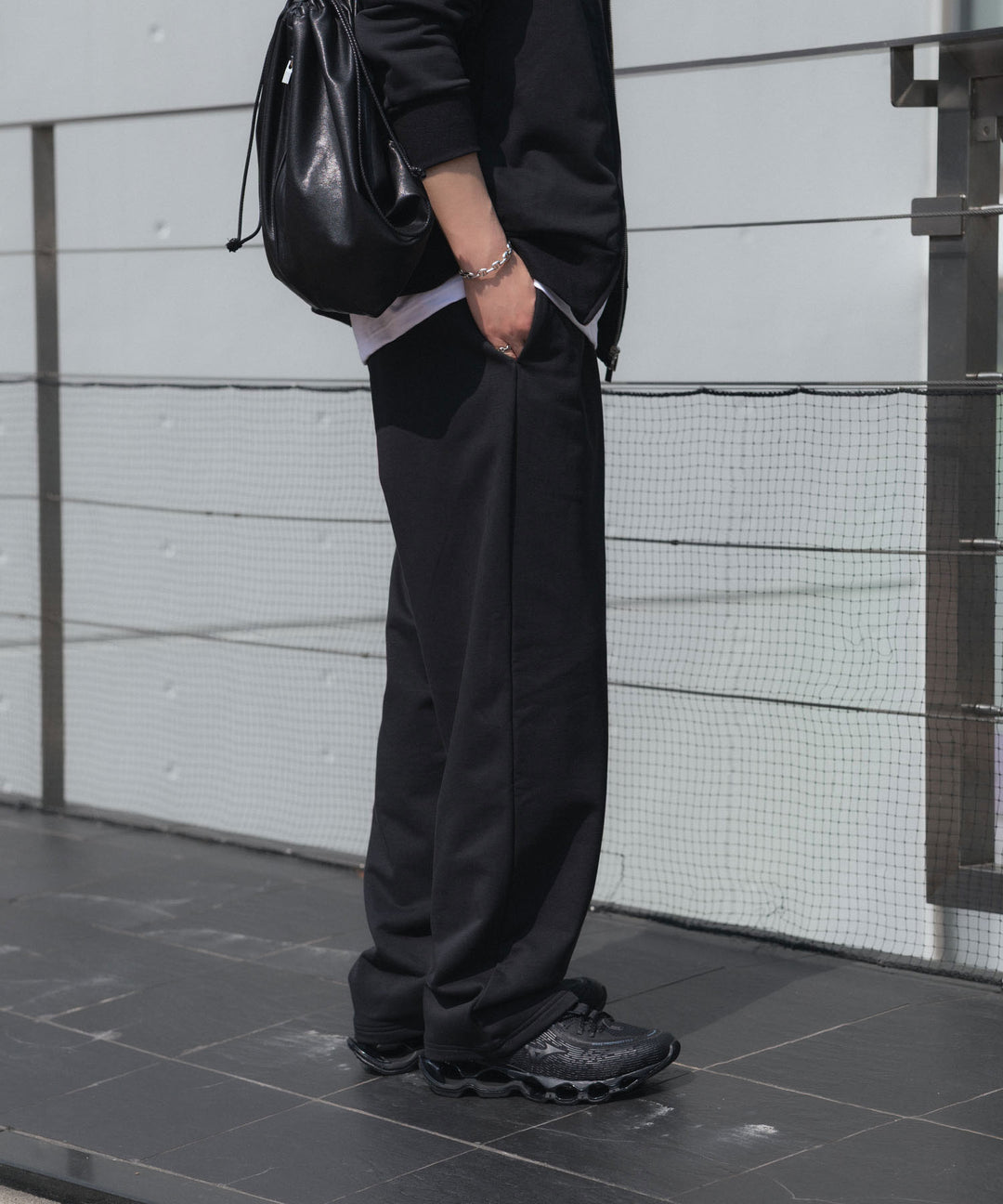 ATTACHMENT アタッチメントのCO STRETCH TERRY 1TUCK EASY TROUSERS - BLACKの公式通販サイトsession福岡セレクトショップ