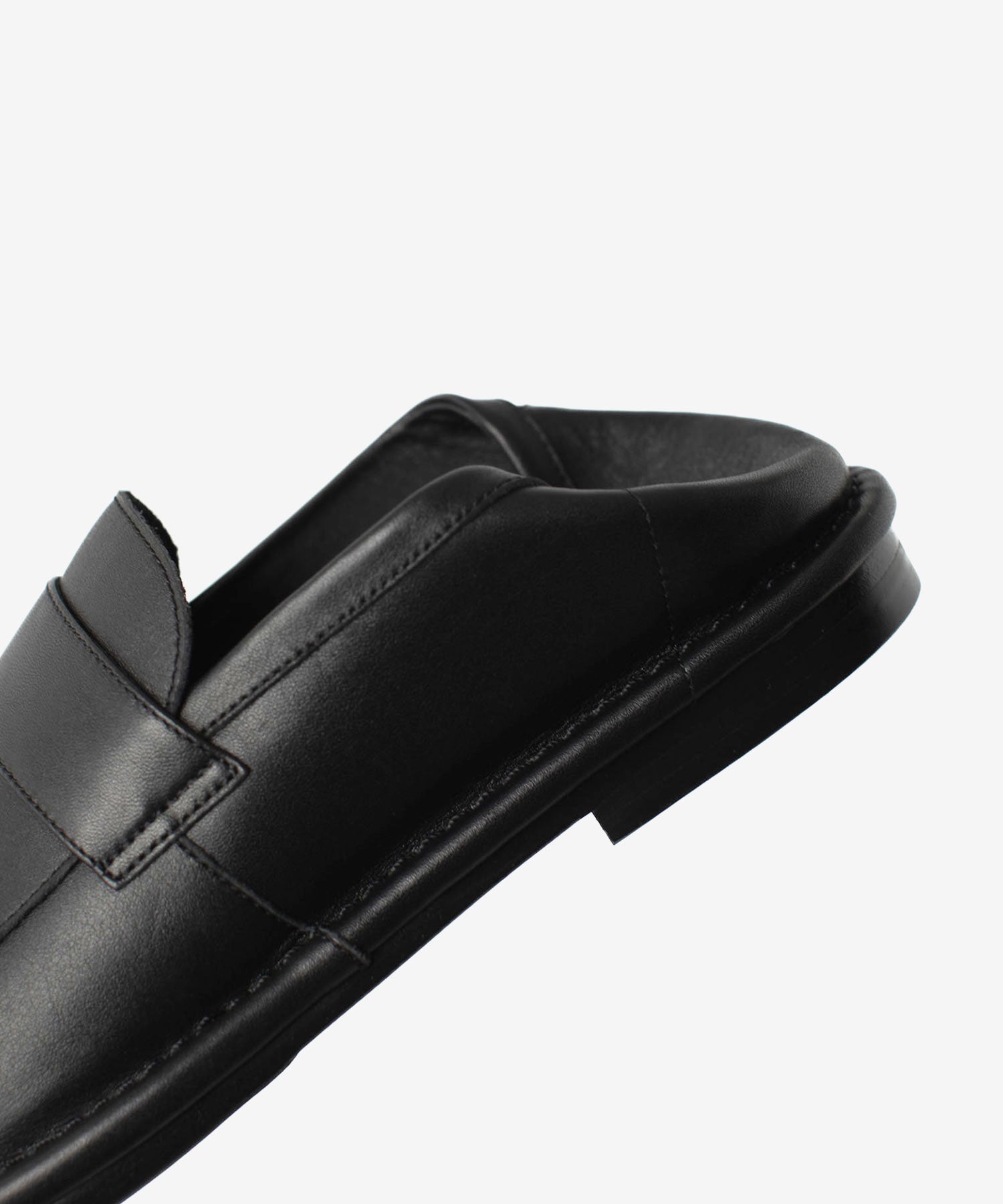 ATTACHMENT /アタッチメント】SMOOTH LEATHER LOAFER - BLACK | 公式