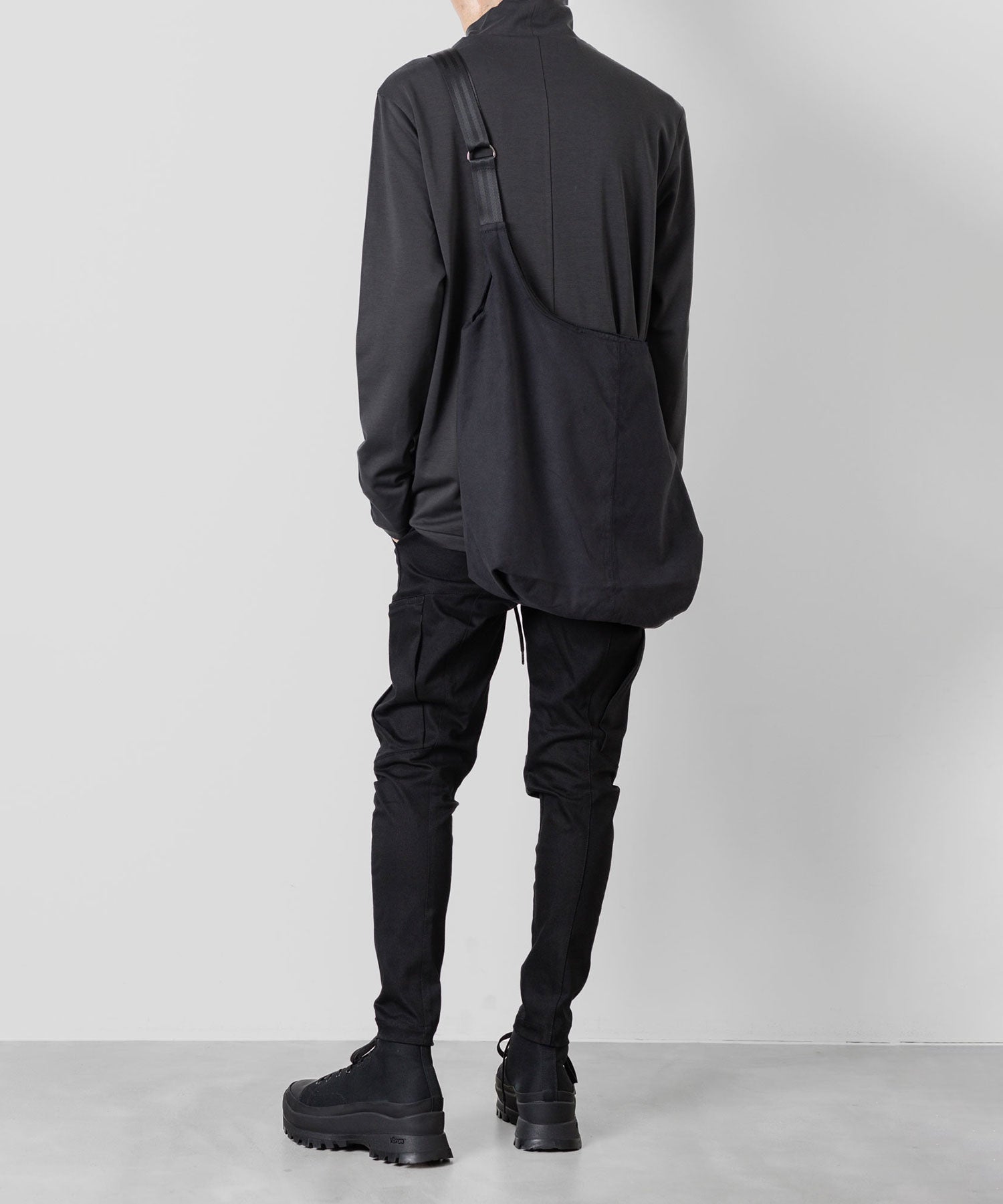 ATTACHMENT(アタッチメント)の23AWのCOTTON DOUBLE FACE HIGHNECK L/S TEEのD.GRAY