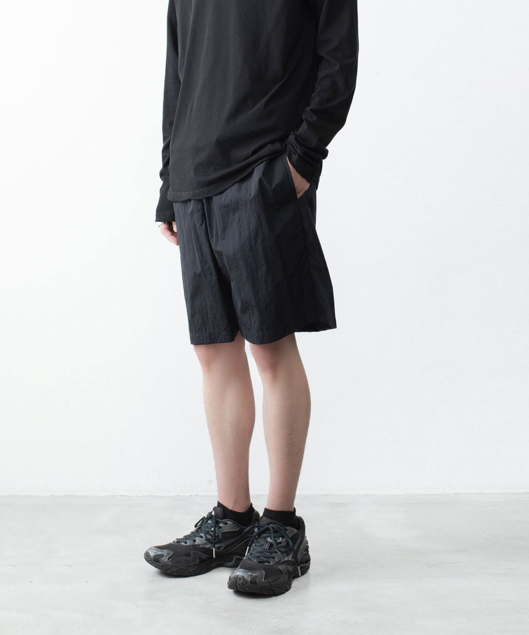 ATTACHMENT アタッチメントのNY TAFFETA SHORTS - BLACKの公式通販サイトsession福岡セレクトショップ