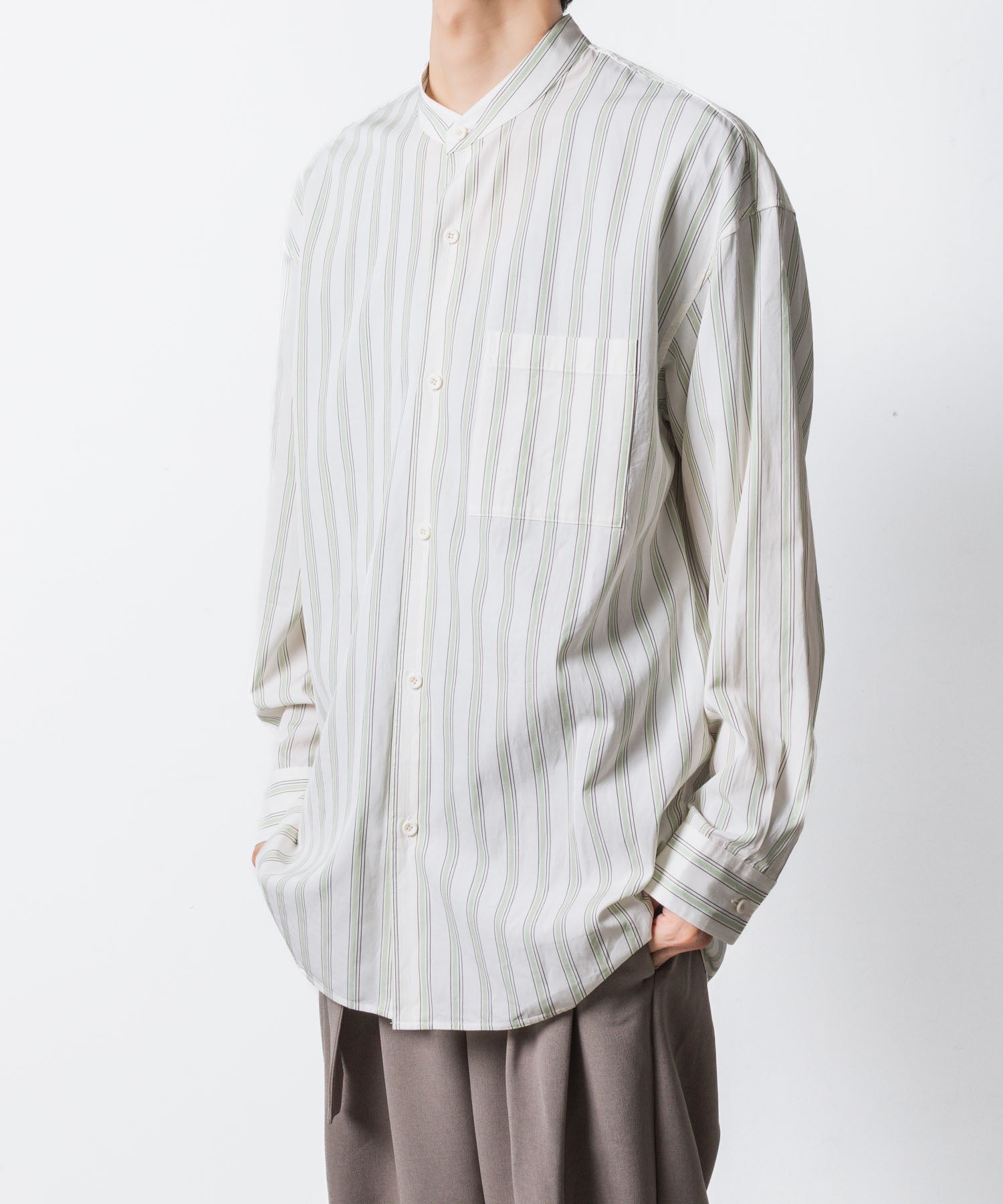 ATTACHMENT アタッチメントのCU/CO STRIPE TWILL BANDCOLLAR L/S SHIRT - S.GREENの公式通販サイトsession福岡セレクトショップ
