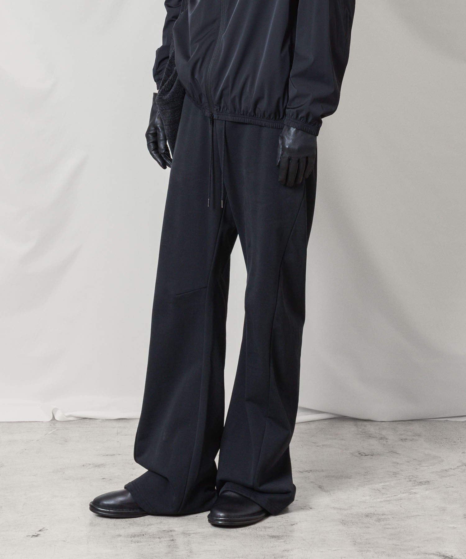 ATTACHMENT アタッチメントのCO STRECH TERRY 3D WIDE TROUSERS - BLACKの公式通販サイトsession福岡セレクトショップ