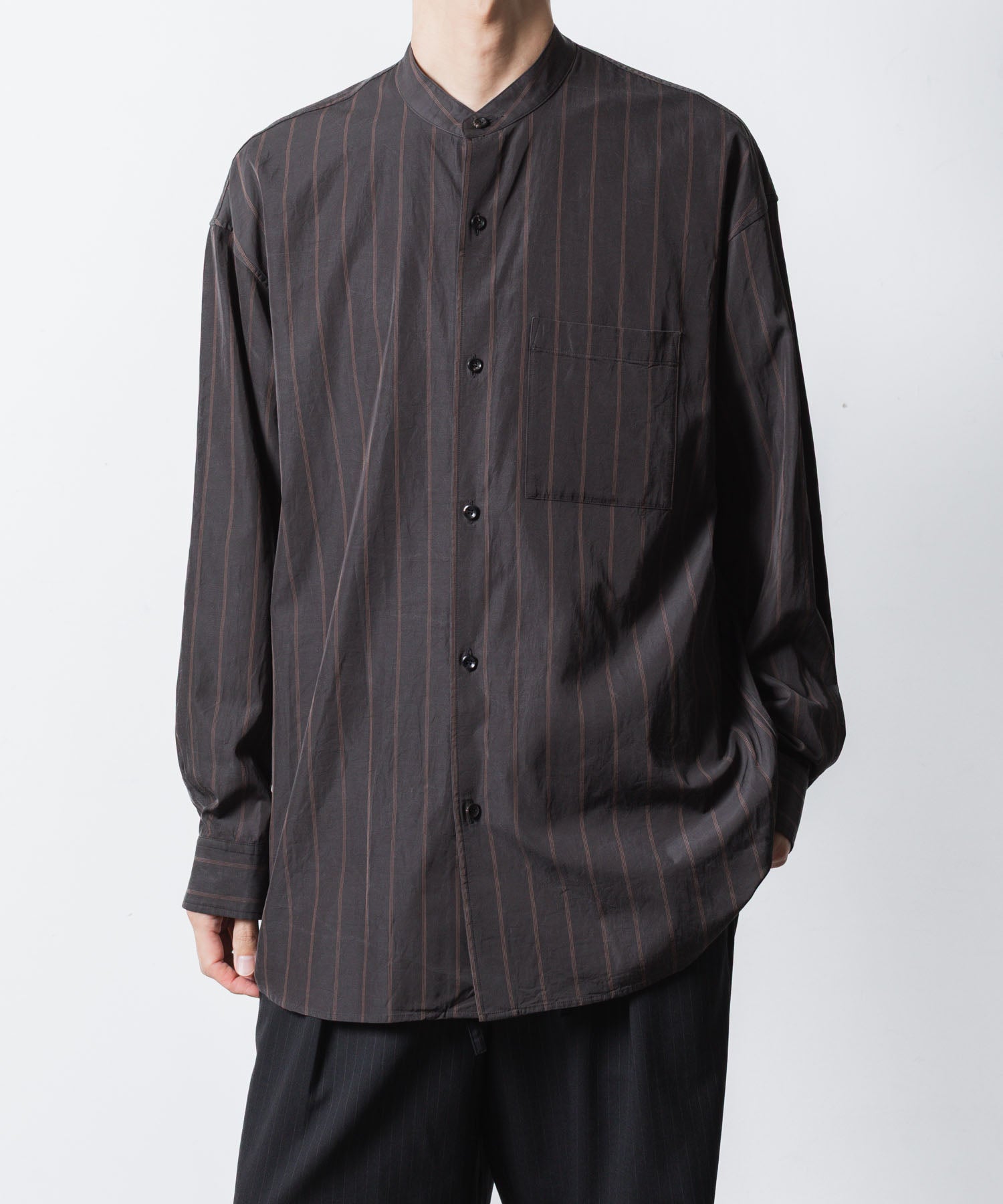 ATTACHMENT アタッチメントのCU/CO STRIPE TWILL BANDCOLLAR L/S SHIRT - S.GRAYの公式通販サイトsession福岡セレクトショップ